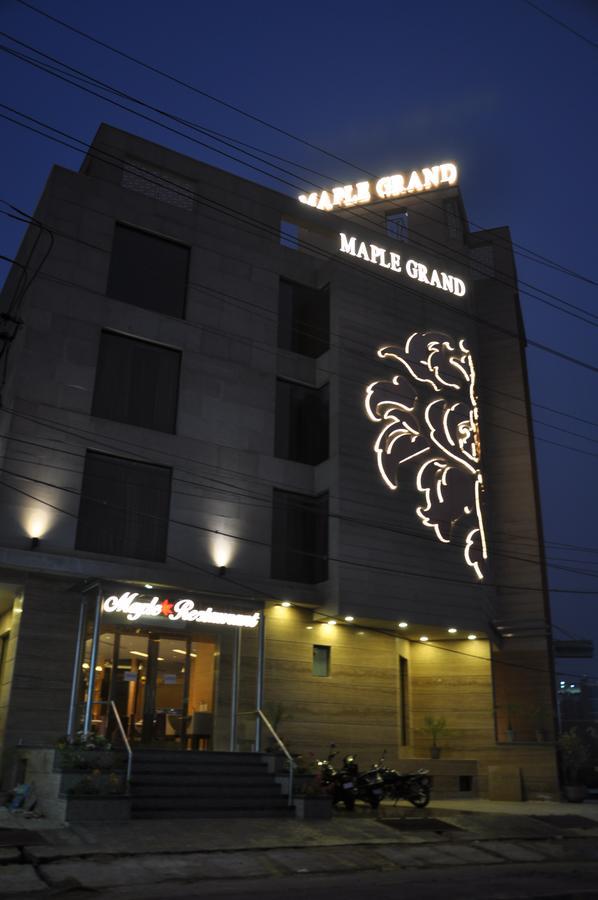 Maple Grand Hotell Agra  Eksteriør bilde