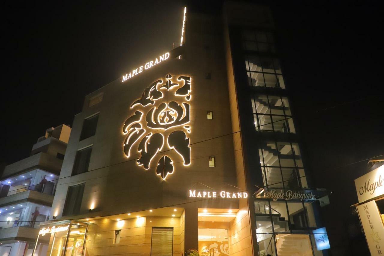 Maple Grand Hotell Agra  Eksteriør bilde